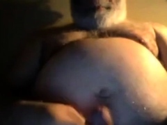 Hairy horny NY daddy bear jerks off on webcam